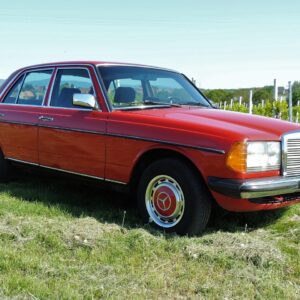 Mercedes-Benz W123 – Timeless Luxury Sedan